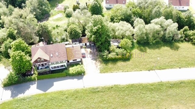 Mantel: Hier sind Sie genau richtig wenn Sie die NATUR lieben -- Ein Ruhe - Domizil -- mit viel Platz Mantel: Hier sind Sie genau richtig wenn Sie die NATUR lieben -- Ein Ruhe - Domizil -- mit viel Platz